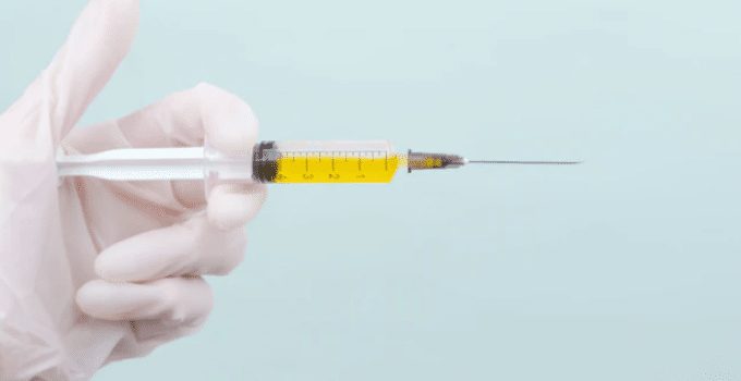 Suriname zou uit voorzorg ook moeten stoppen met vaccineren