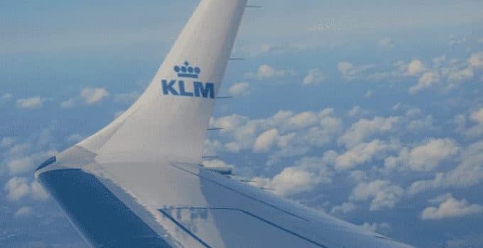 KLM schrapt tientallen vluchten, wil werkdruk verlichten vanwege enorme drukte