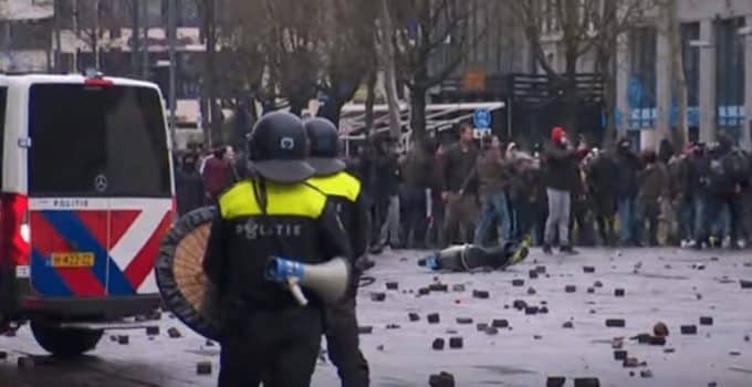 Weer rellen in Nederlandse steden uit protest tegen avondklok