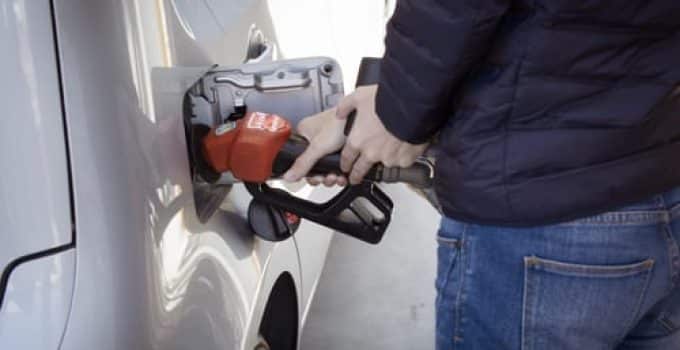 Liter ongelode benzine naar SRD 17.90, dieselprijs ongewijzigd