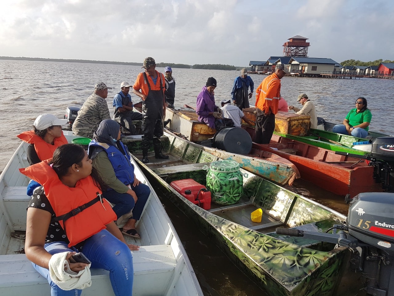 LVV voert controle op tegen illegale visserij in het oosten van Suriname