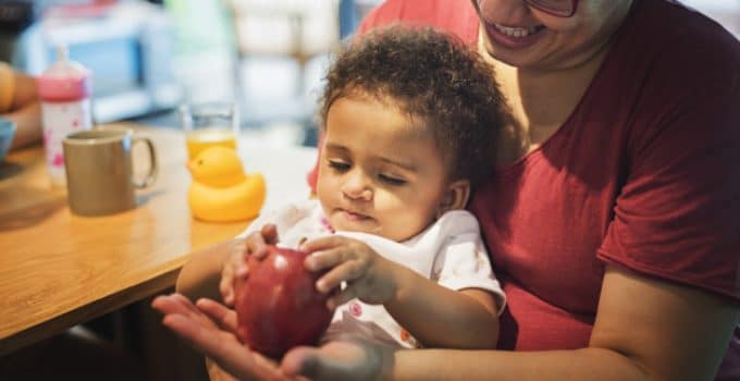 Vrouwen in Suriname krijgen te veel kinderen, geef veel vaker de pil aan onverantwoordelijke moeders