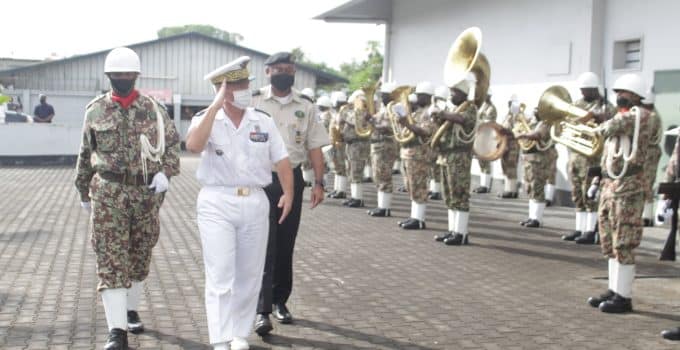 Franse militaire delegatie maakt opwachting bij president