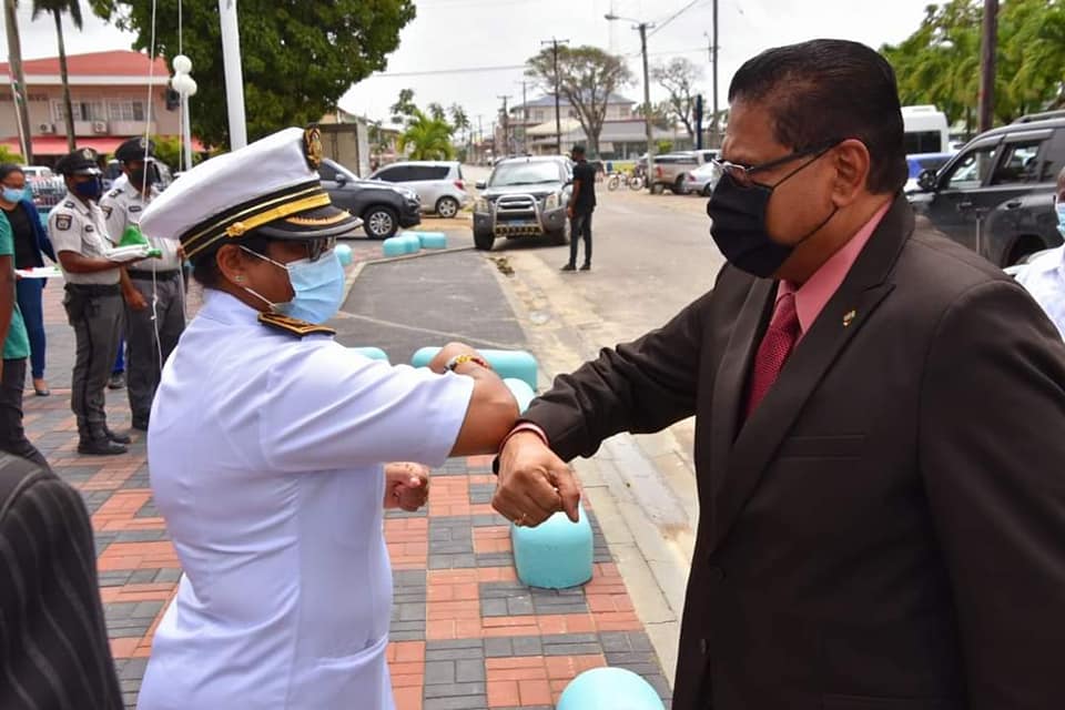 President Santokhi in Nickerie voor werkbezoek