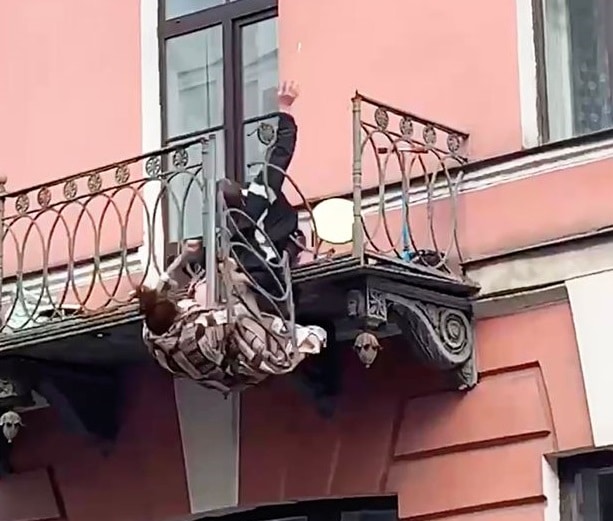 0 PAY Balcony fall Saint Petersburg 1 east2west news