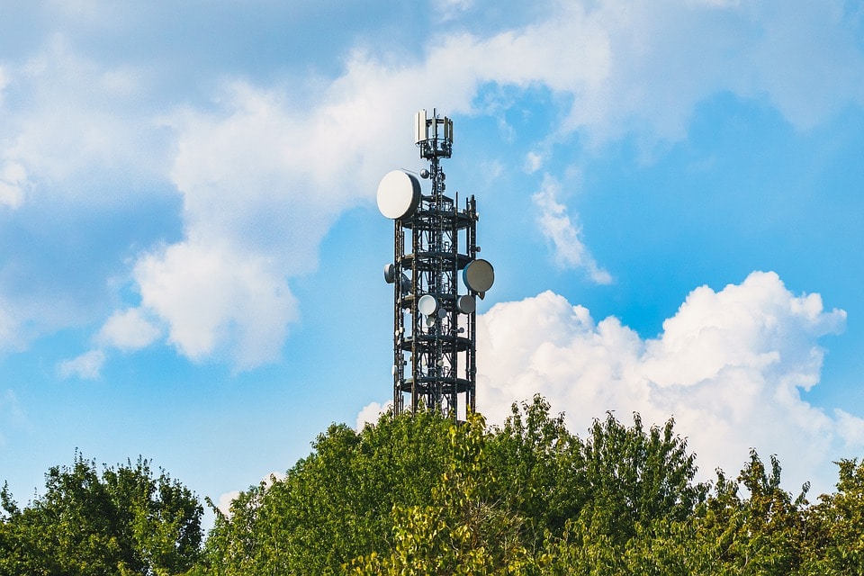 Telesur presenteert toekomstplannen aan president Santokhi: van uitbreiding netwerk tot saneringsplan