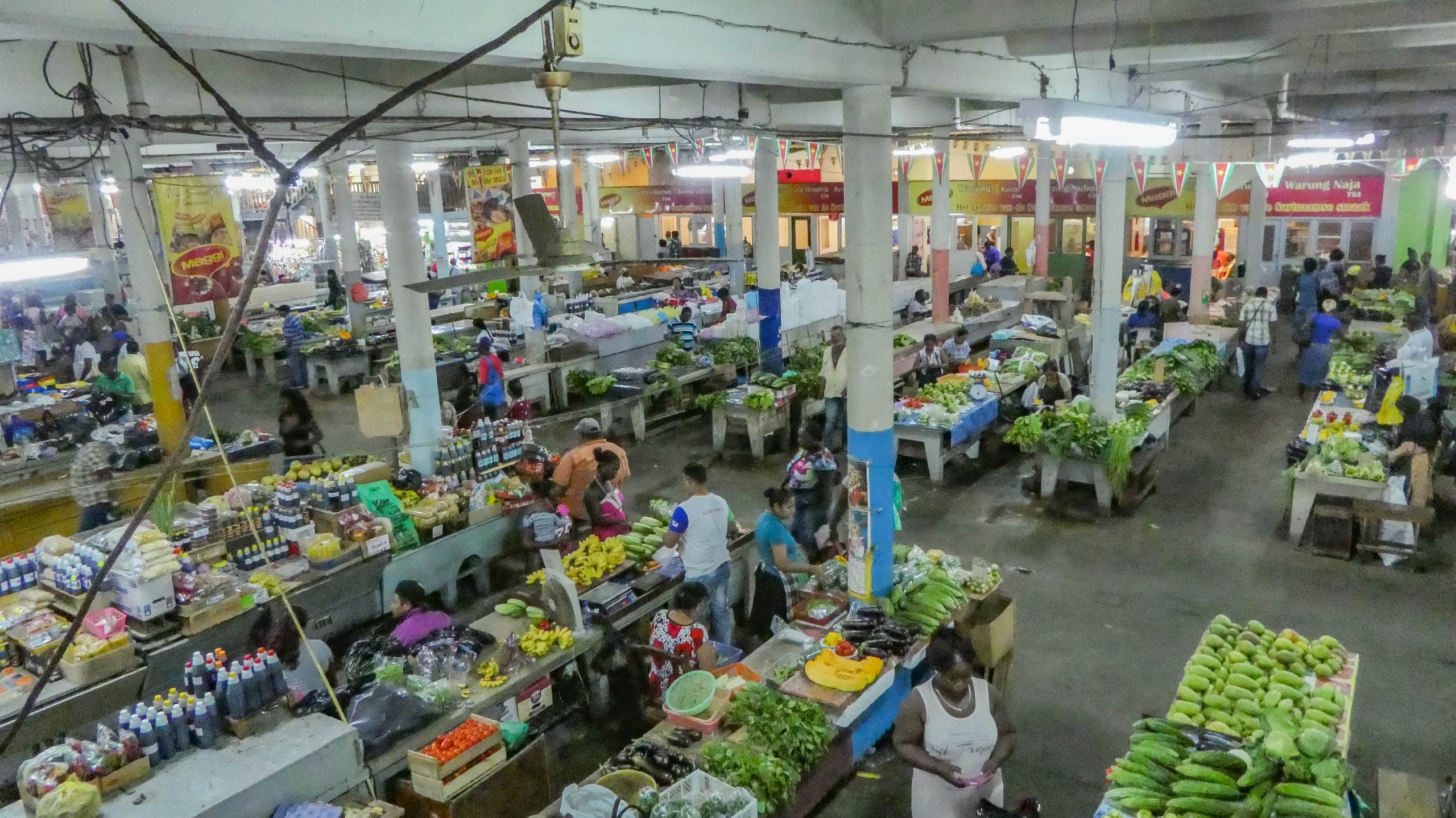 Surinaamse geeft eerlijk toe: ‘Lopen in omgeving Centrale Markt is statusverlagend’