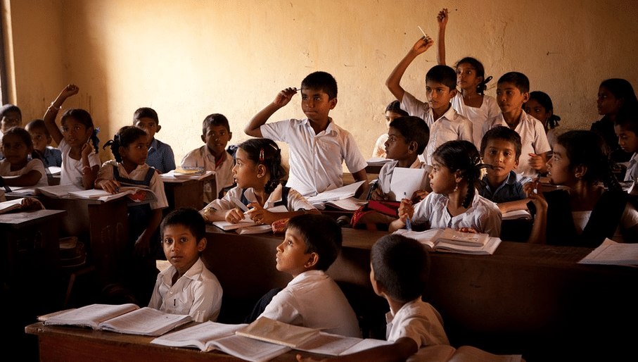 Onderwijzeressen in Suriname moeten zelf weer naar school omdat ze onderontwikkeld zijn