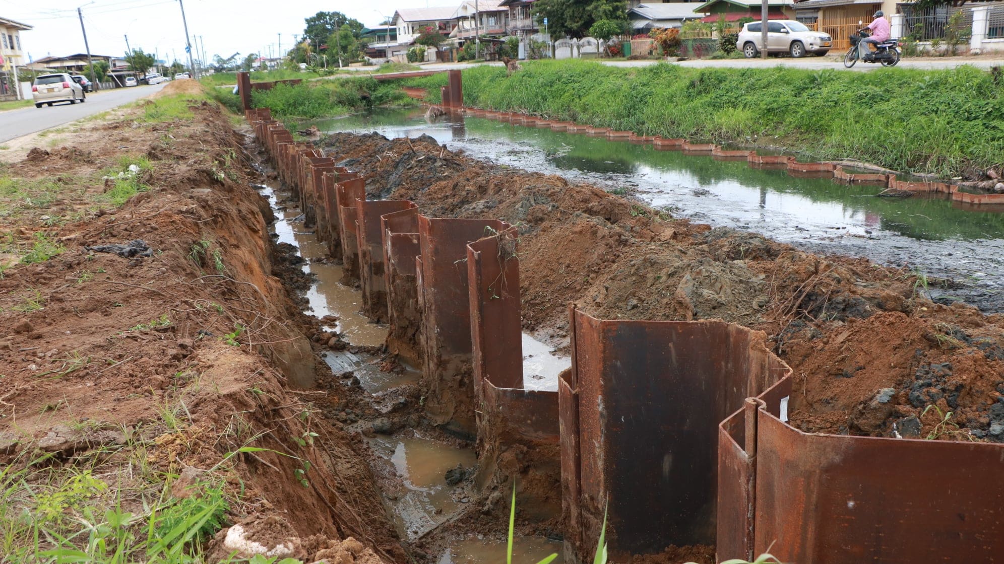 Project plaatsing stalen damwanden Guarani- en Amazonestraat vordert