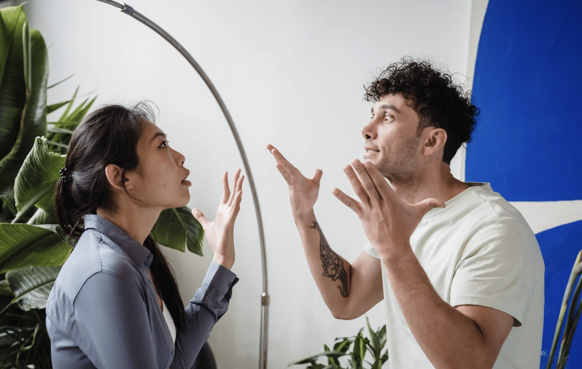 Dat mannen jaloers worden in een relatie is gezond en normaal, vertelt relatiespecialist