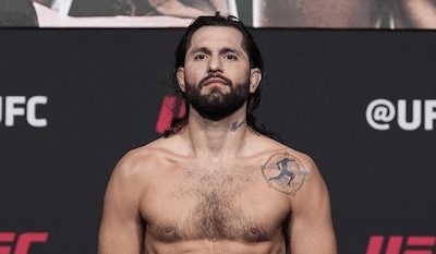 UFC-vechter Jorge Masvidal valt ‘grote vijand’ Colby Covington van achter aan na verloren gevecht