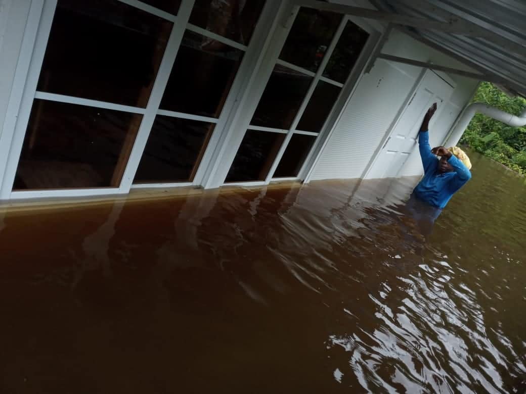 Onderwijs haalt leerkrachten binnenland terug vanwege hoge waterstand