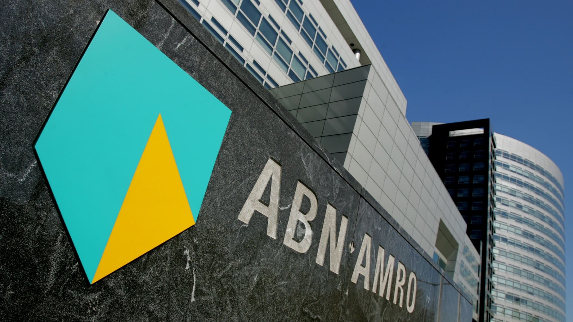 Excuses ABN Amro voor rol in slavernijverleden