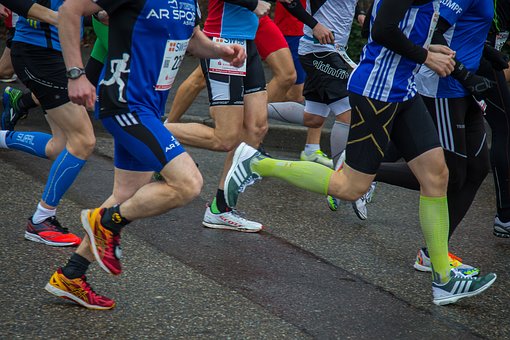 Janiek Pomba verbrijzelt Surinaams marathonrecord in Rotterdam