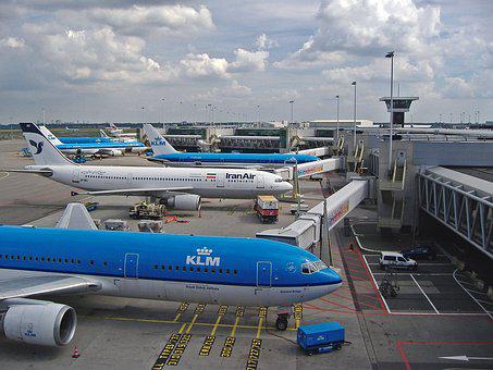 Schiphol voert nieuwe regels voor start- en landingsrechten in om drukte te vermijden