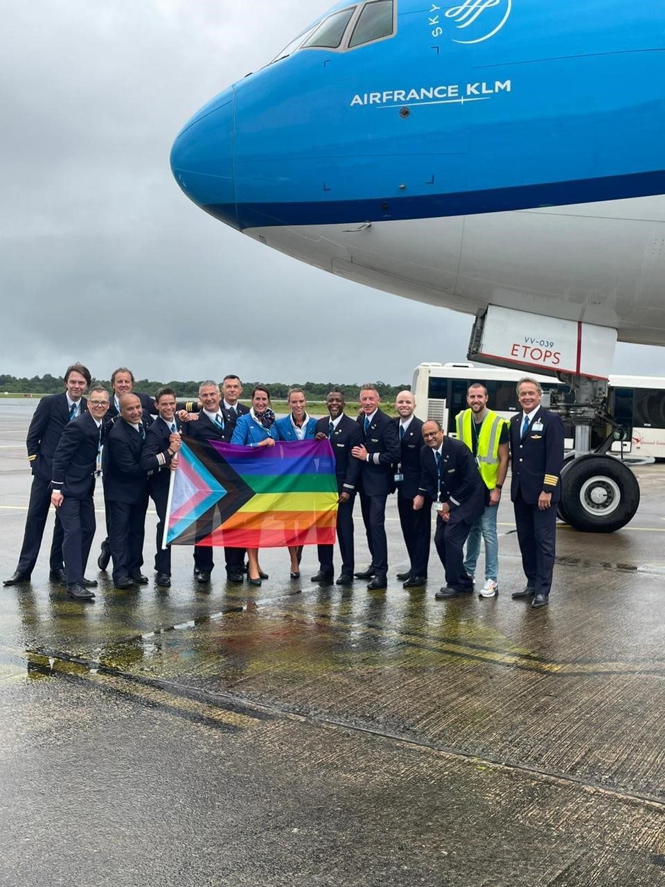 KLM voert regenboogvlucht uit