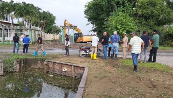 Grondige aanpak sluis oude citrusplantage Paramaribo-Noord