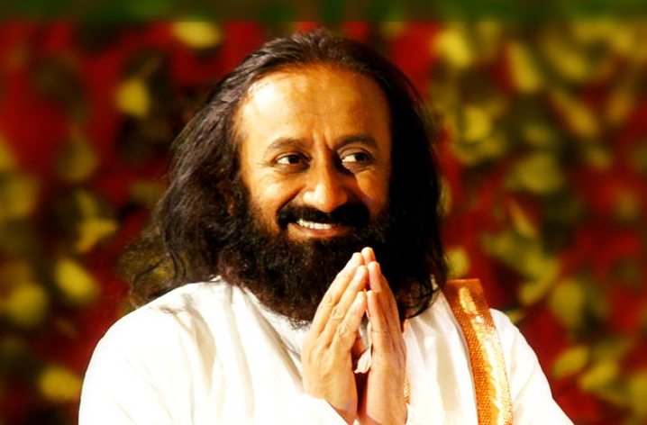 Surinamers smeken God om spiritueel leider Sri Sri Ravi Shankar uit het land te weren