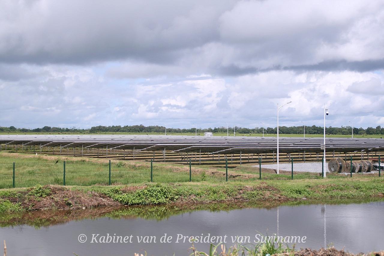 Solar-farm Nickerie beeld van transitie naar groene energie