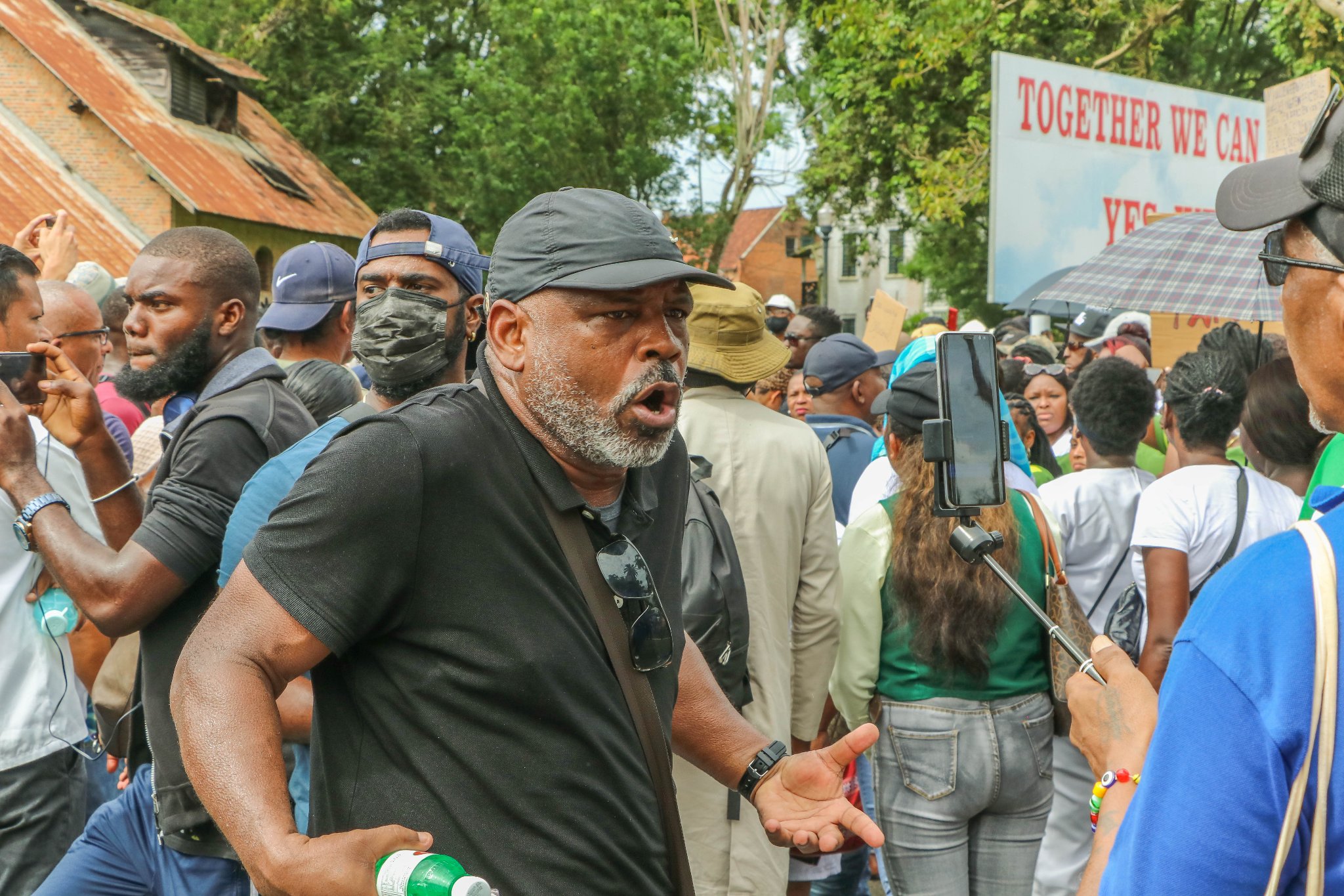 Vakbonden in Suriname: Lamgelegd door politiek en interne strubbelingen