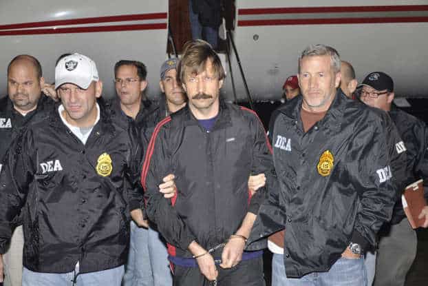 Viktor Bout de Russische wapenhandelaar die Biden bereid is over te dragen aan Kremlin