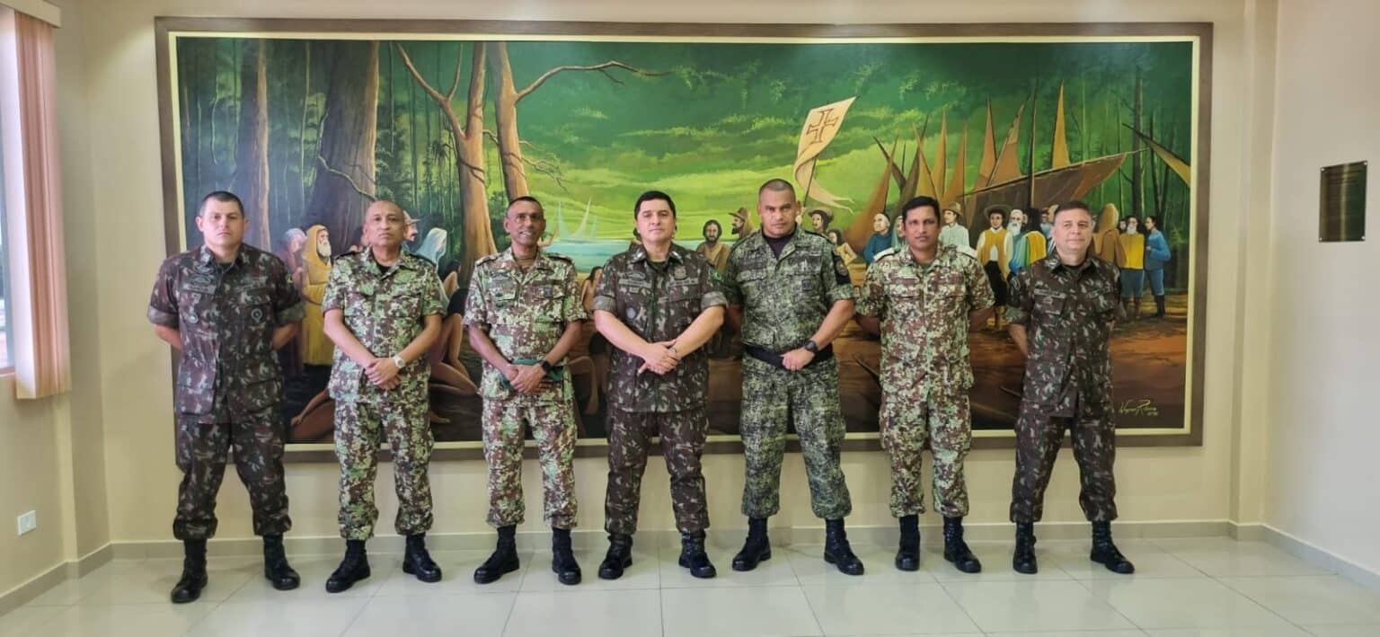 Landmachten Suriname en Brazilië maken afspraken voor voortzetting bestaande militaire samenwerking