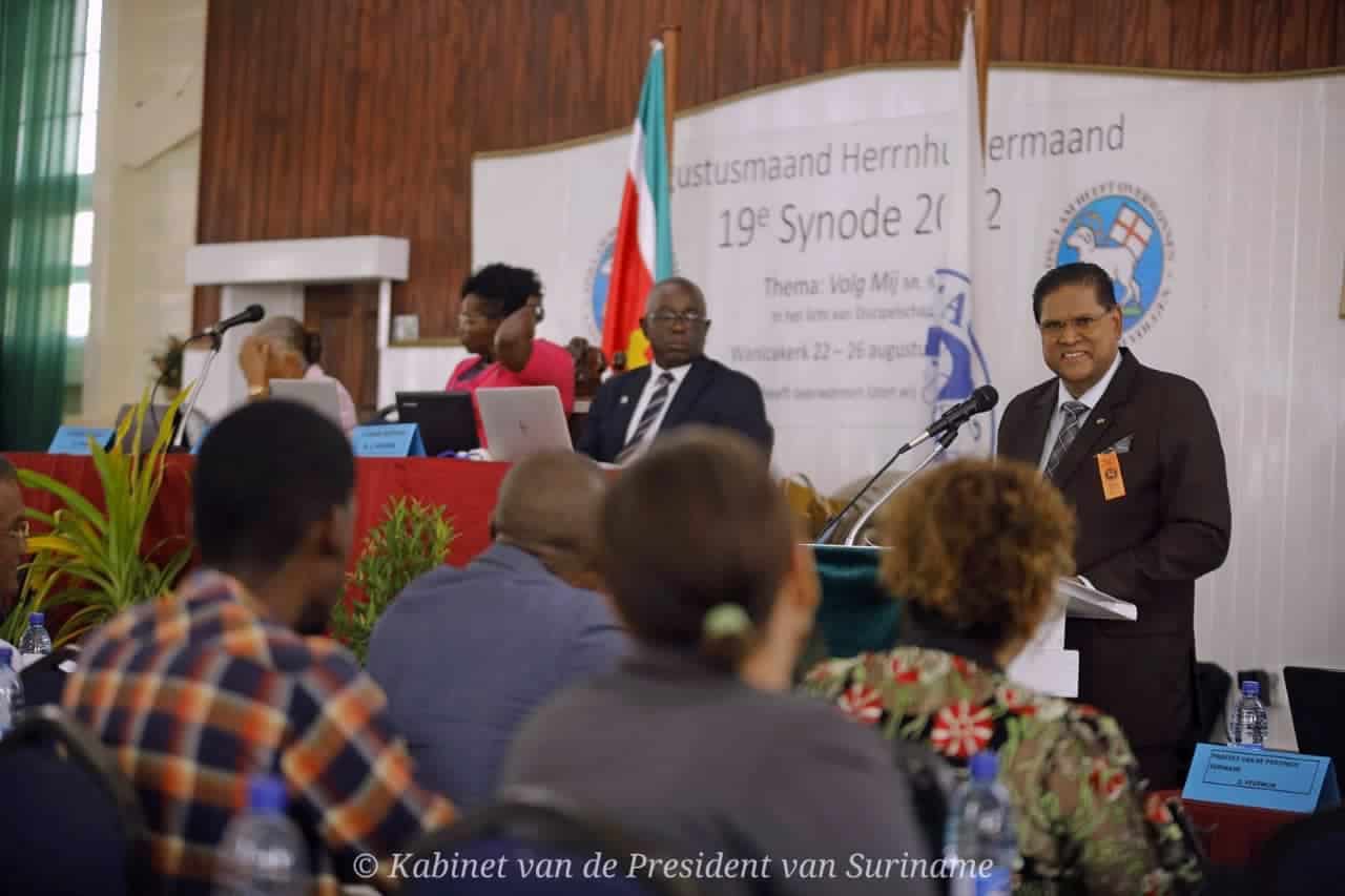 President Santokhi bezoekt 19e Synode EBGS