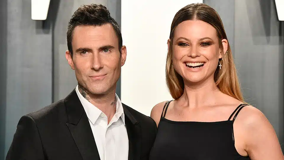 Meer vrouwen beschuldigingen Adam Levine van flirterige berichten na onthulling model over affaire met de Maroon 5-frontman