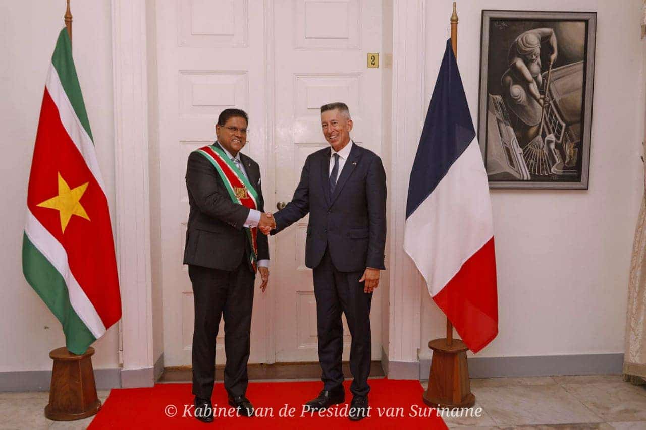 Suriname verwelkomt Franse ambassadeur Nicolas de Bouillane de Lacoste