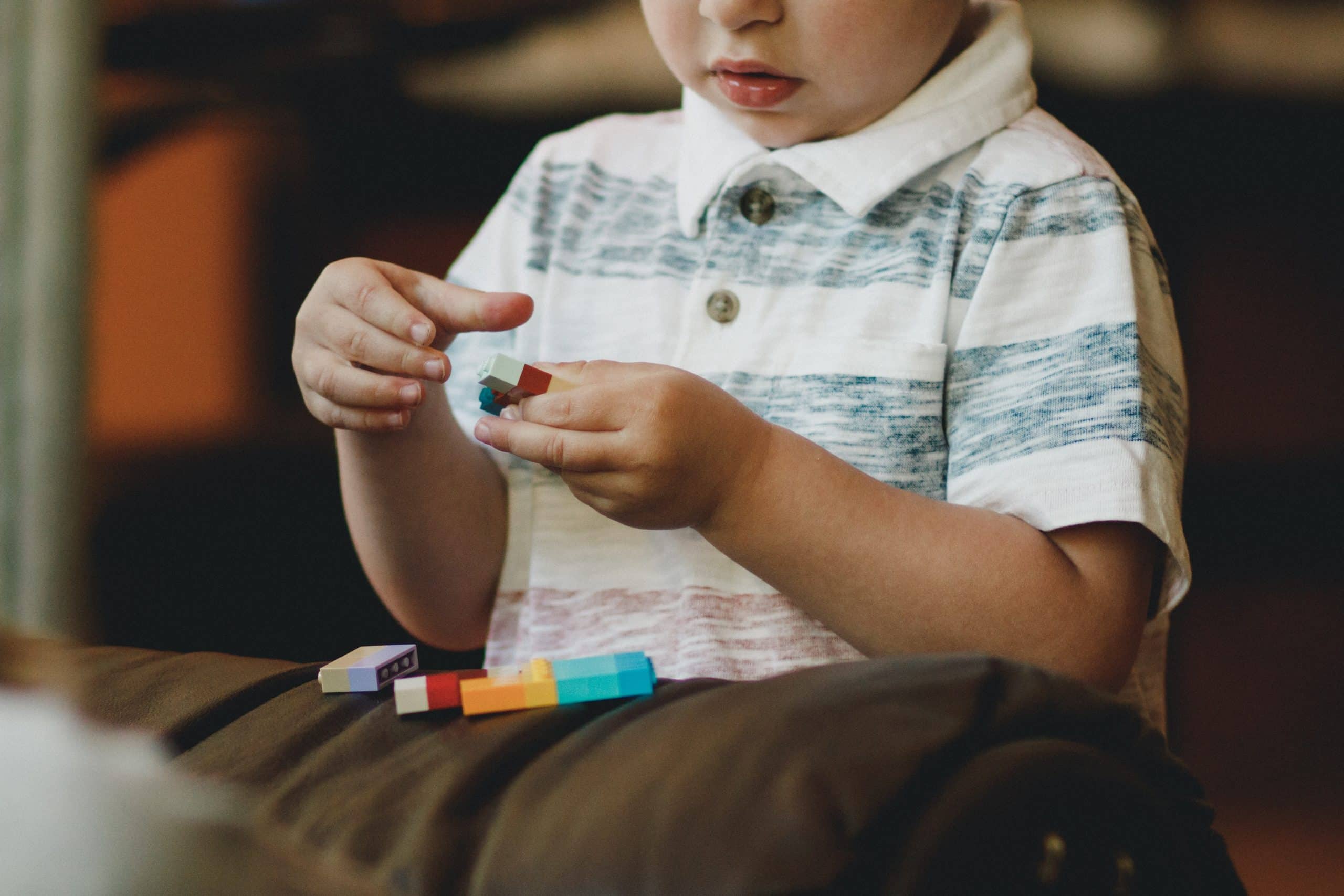 Autisme doorbraak: nieuwe behandeling verbetert sociale vaardigheden en hersenfunctie aanzienlijk