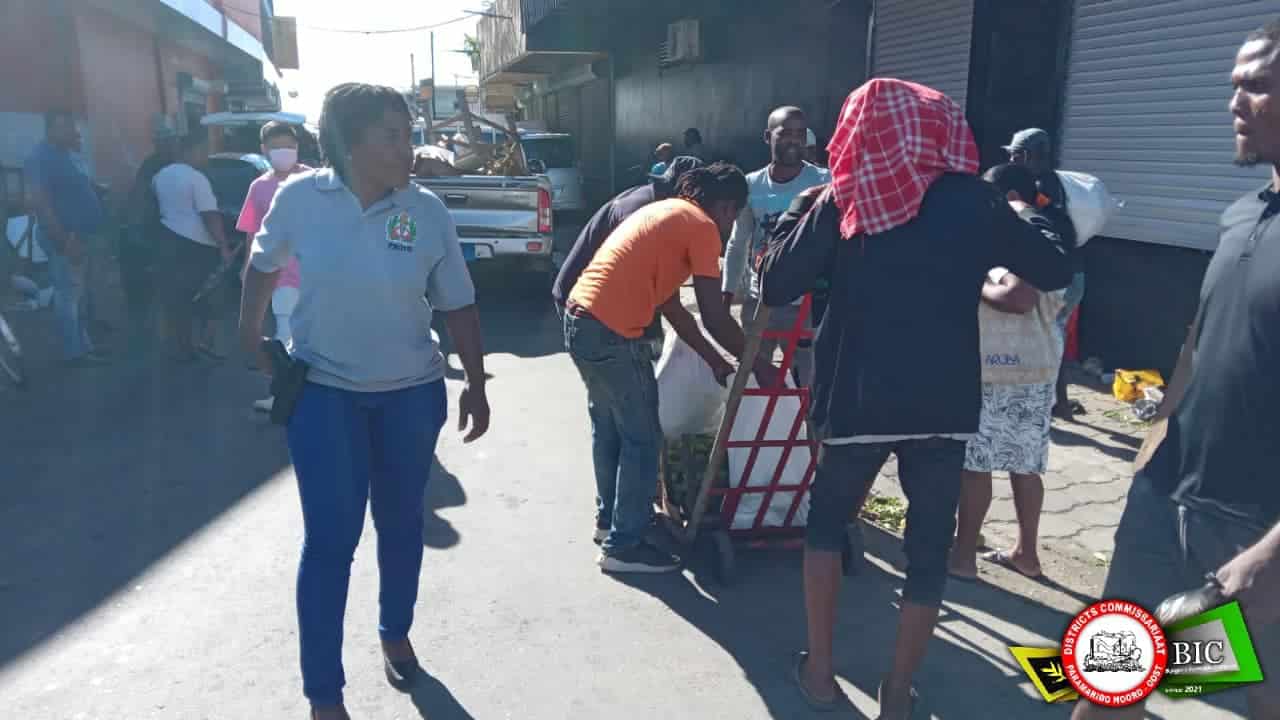 Illegale verkopers binnenstad Paramaribo weigeren zich te registreren