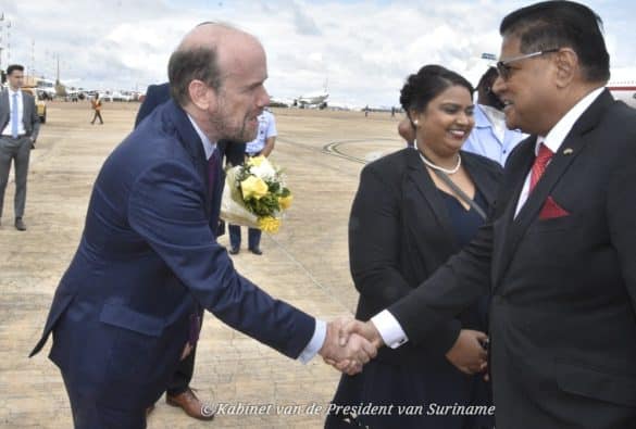 Santokhi aangekomen in  Braziliaanse voor inauguratie nieuwe president