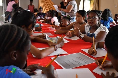 AWJ maakt kinderen van Para bewust van kinderrechten