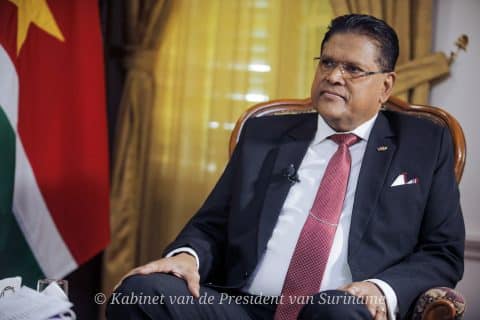 President Santokhi voor medisch onderzoek naar Nederland