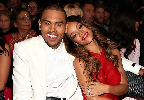 Chris Brown klaagt dat mensen hem ‘nog steeds haten’ voor mishandeling Rihanna