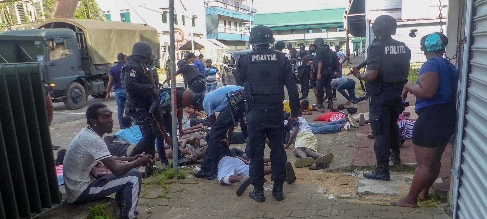 Vraagtekens over plunderingen in Suriname