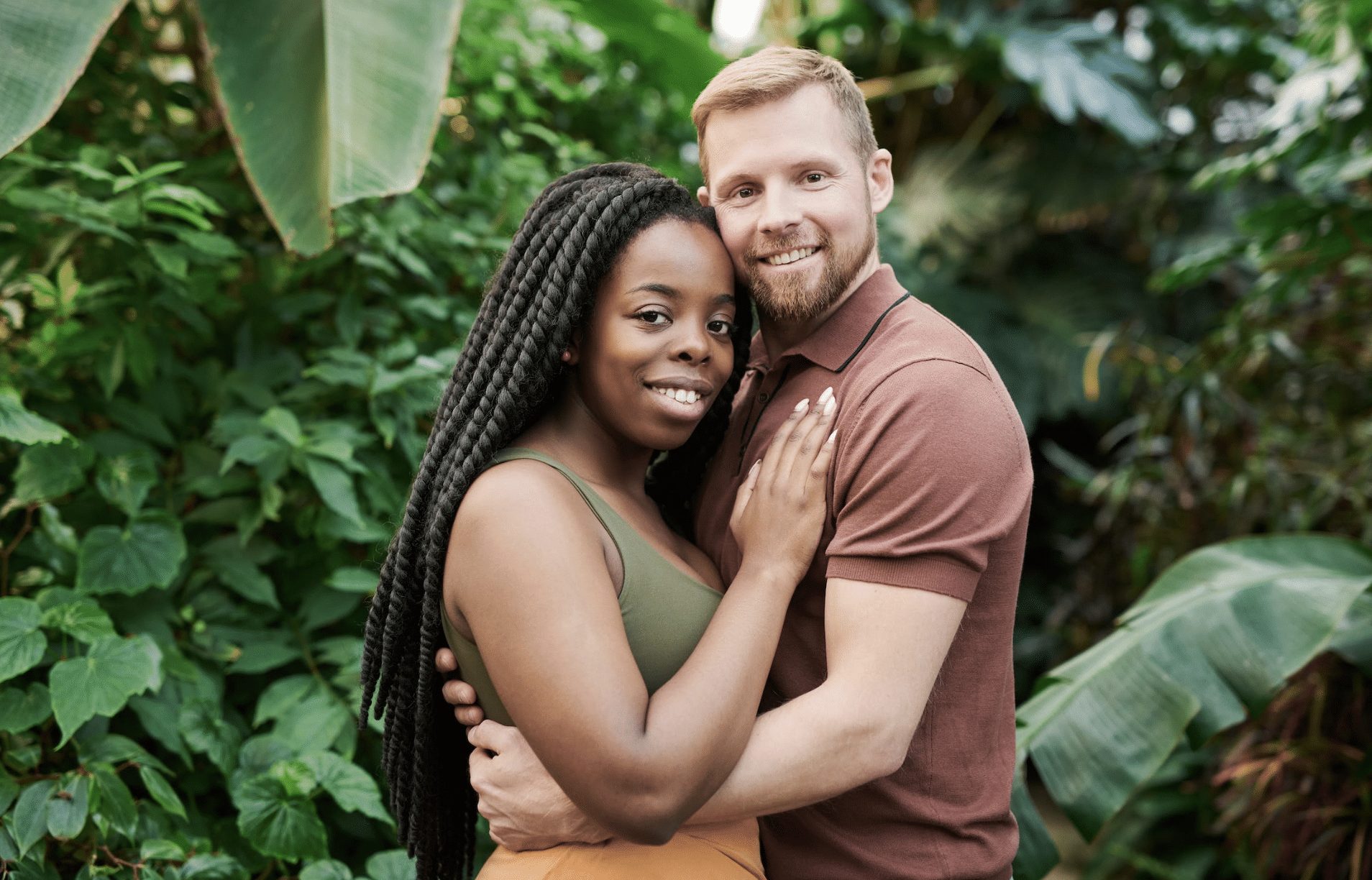 koppel zwart wit blank interraciaal intercultureel relatie liefde