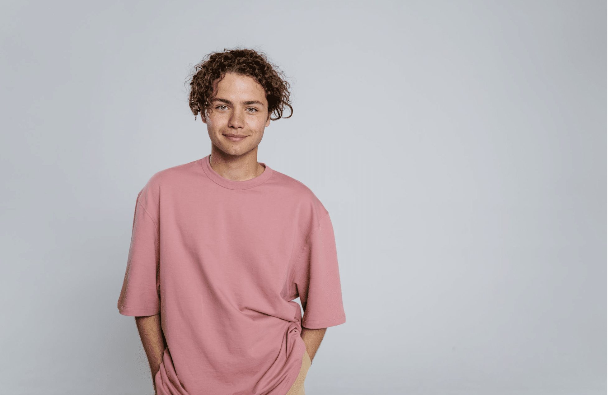 Oversized kleding dragen maakt je minder mooi in de ogen van mannen én vrouwen