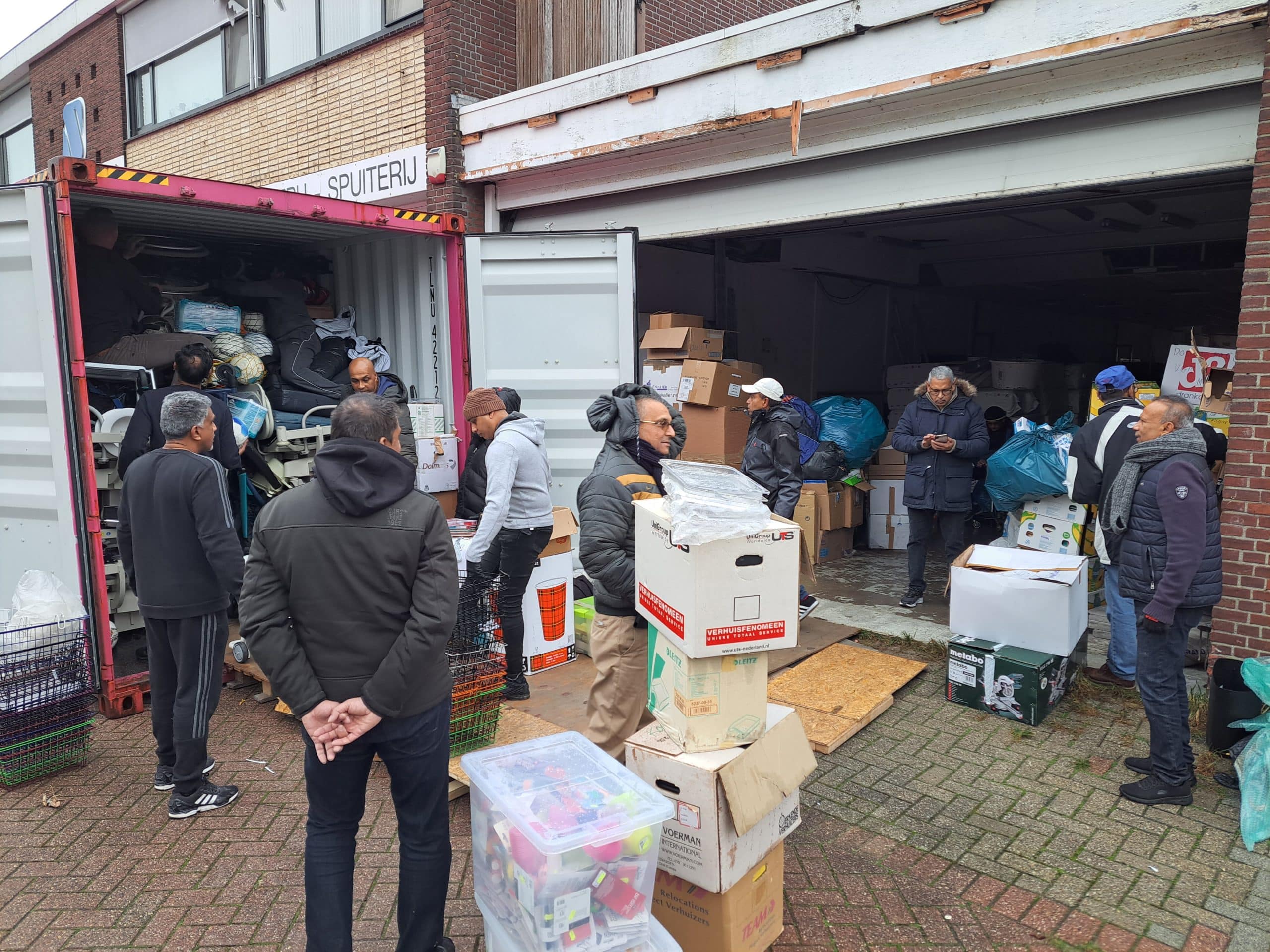 26e hulpgoederencontainer VG Himmat gearriveerd