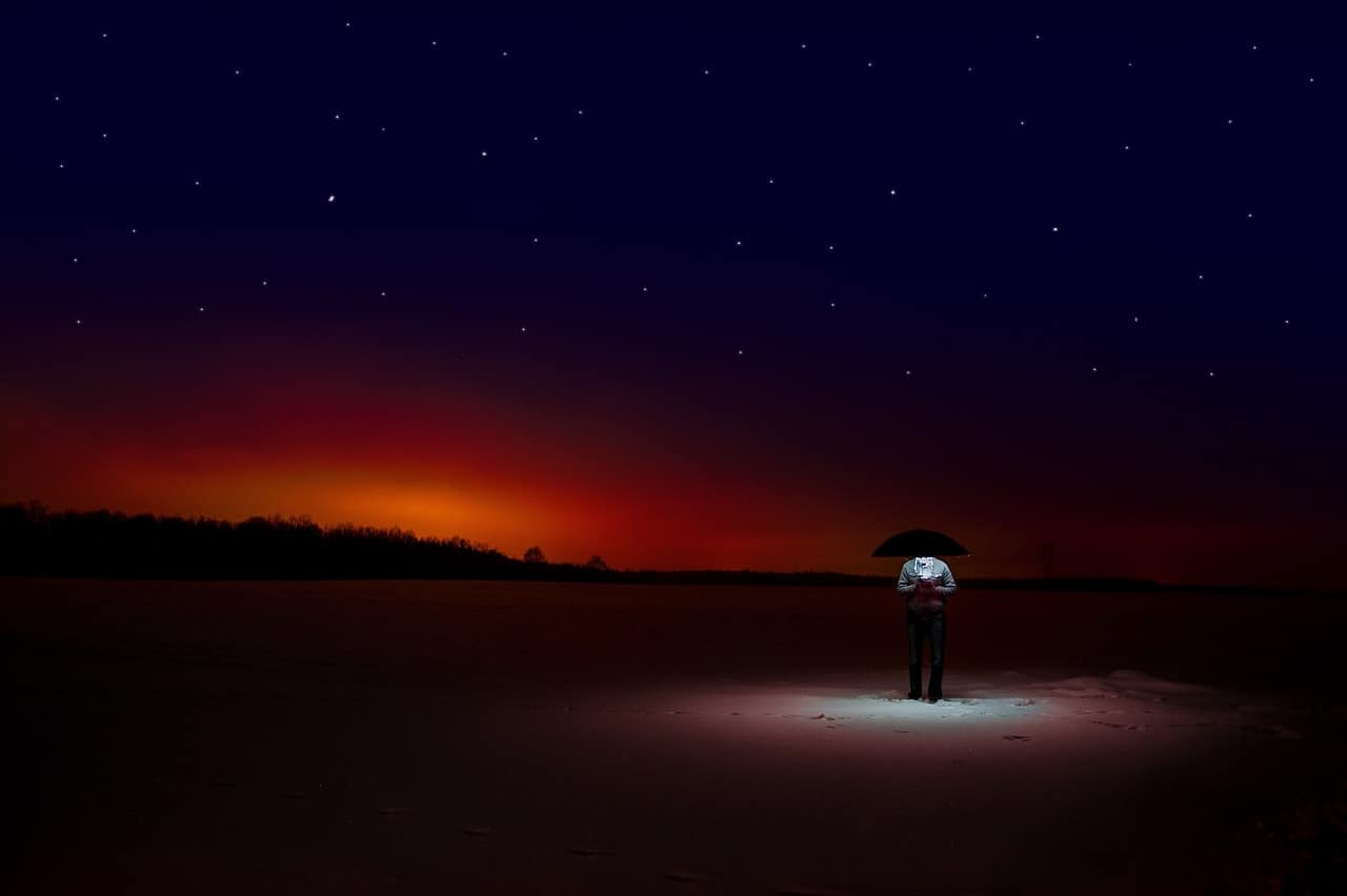 Klokkenluider beweert dat mensen zijn geschaad na onthullingen over UFO- technologie