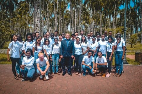 Minister Mac Andrew ontmoet kandidaten verkiezing Jeugdraad Suriname