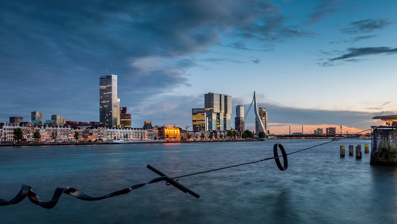 Surinamers die emigreren naar Nederland kunnen liever wonen in Rotterdam, Amsterdam of Den Haag