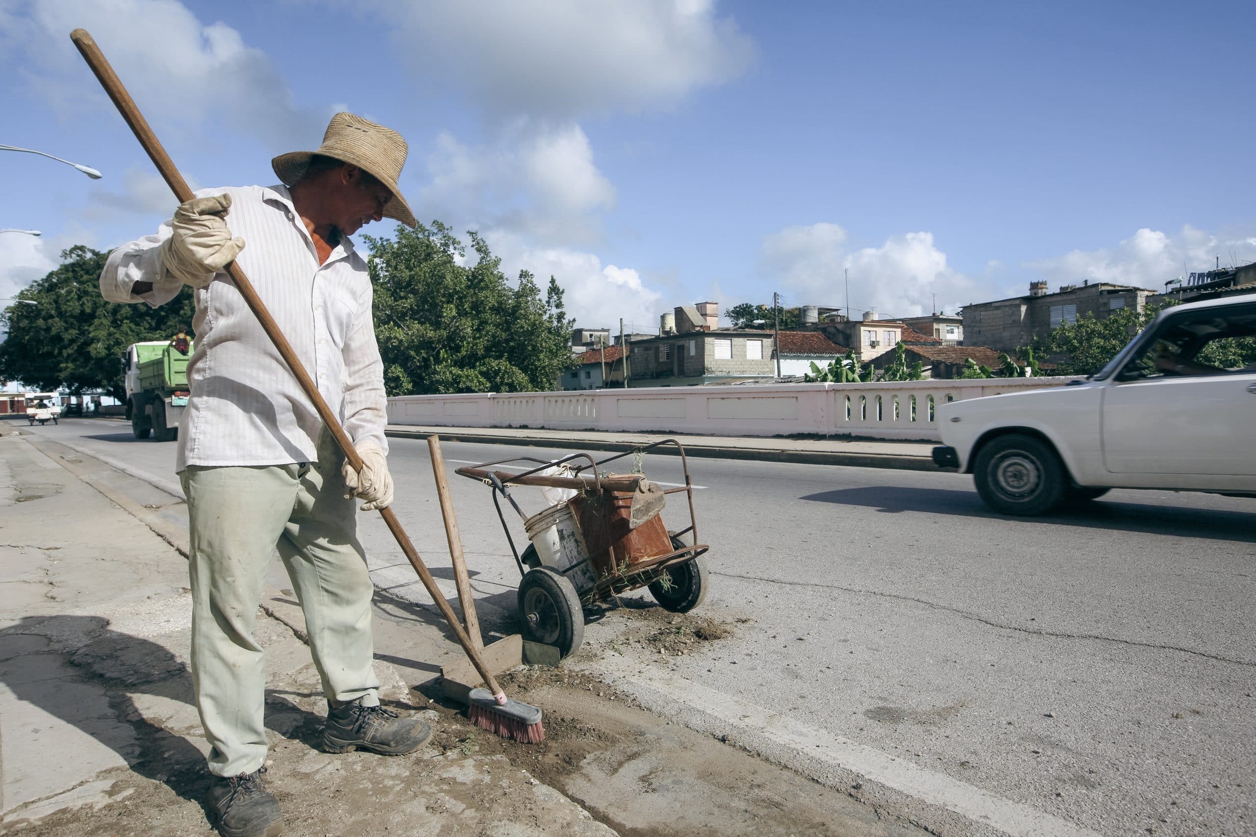 Schoonmaker geen minderwaardig beroep, zegt Surinaamse Amsterdammer