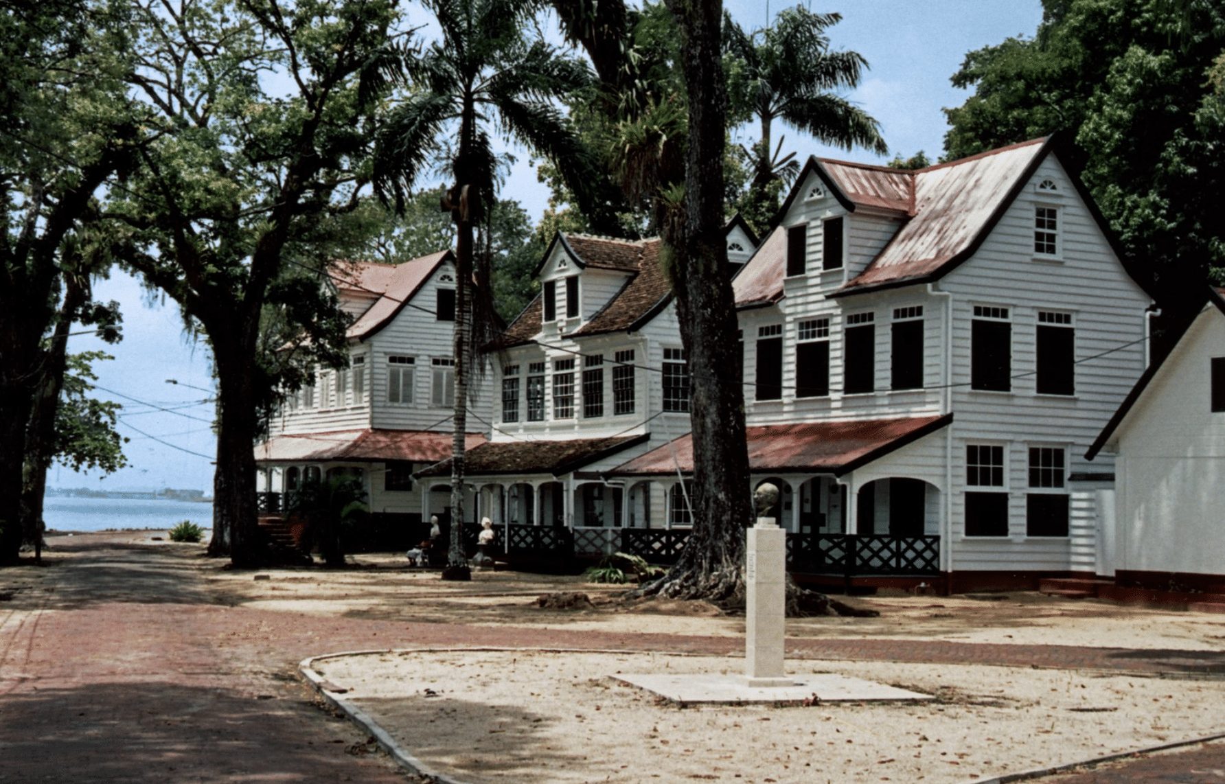 fort zeelandia suriname paramaribo waterkant