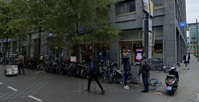 Medewerkster Albert Heijn doodgestoken in centrum Den Haag (UPDATE)