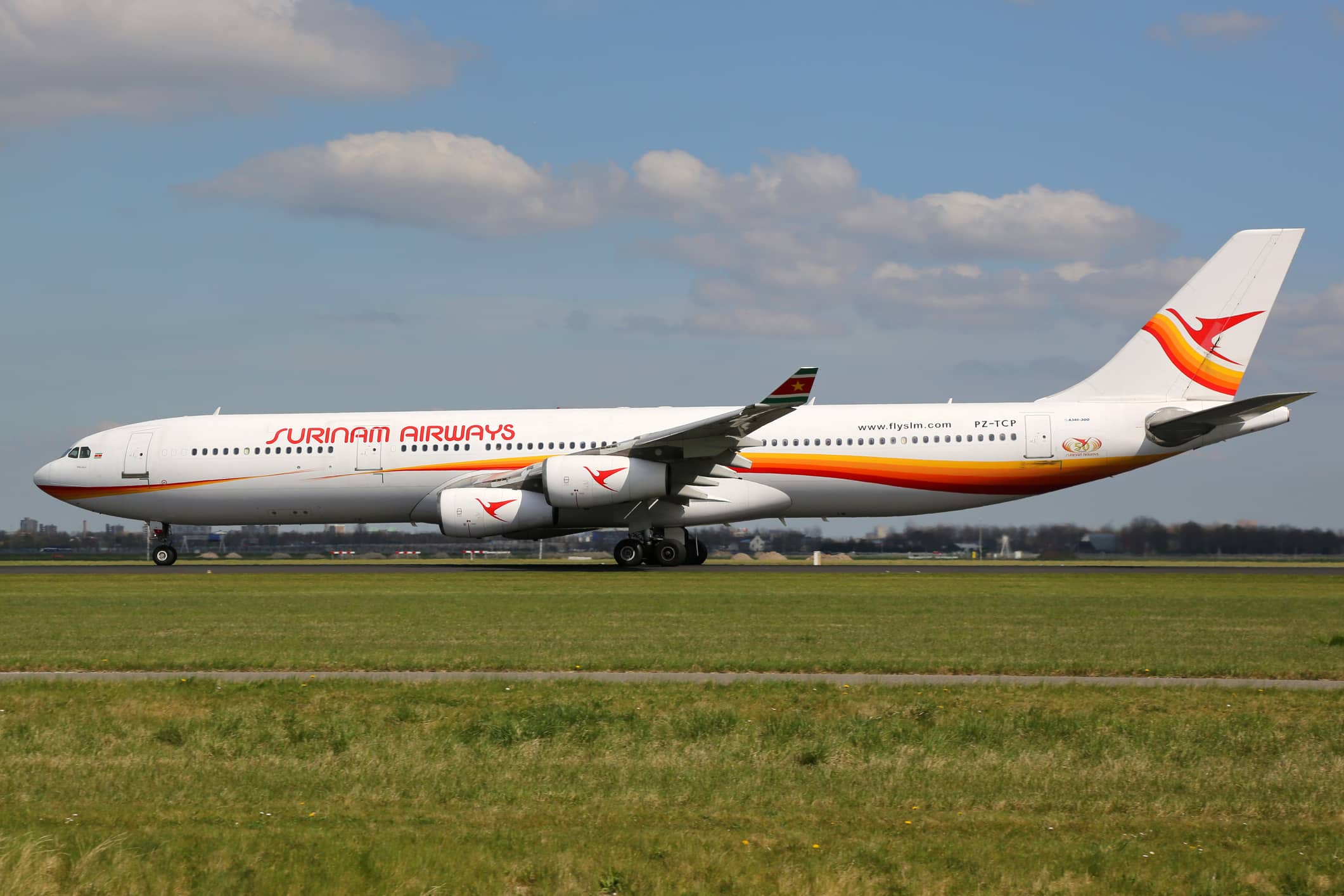 slm surinam airways airbus 340 pz tcp