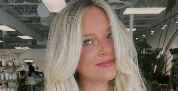 Tranen vloeien om plotseling overleden 22-jarige influencer Annabelle