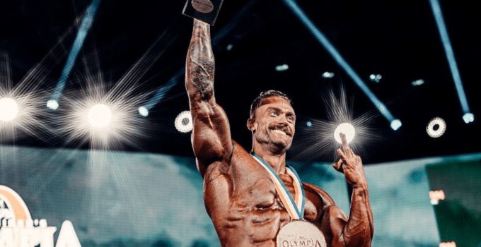 Deze giftige anabole steroïde gebruikt Mr. Olympia Chris Bumstead zelfs niet