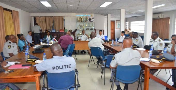 Ondernemers en KPS starten pilot algemene veiligheid in Paramaribo en Wanica