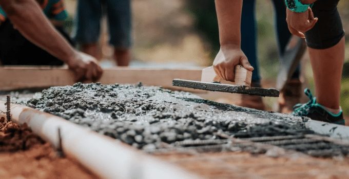 Geen grootschalige woningbouw door Surinaamse overheid, vooral jonge gezinnen gedupeerd 